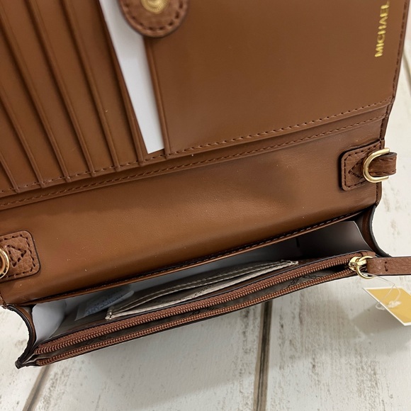 Michael Kors Signature Logo Small Phone Crossbody Bag Wallet - Picture 9 of 13